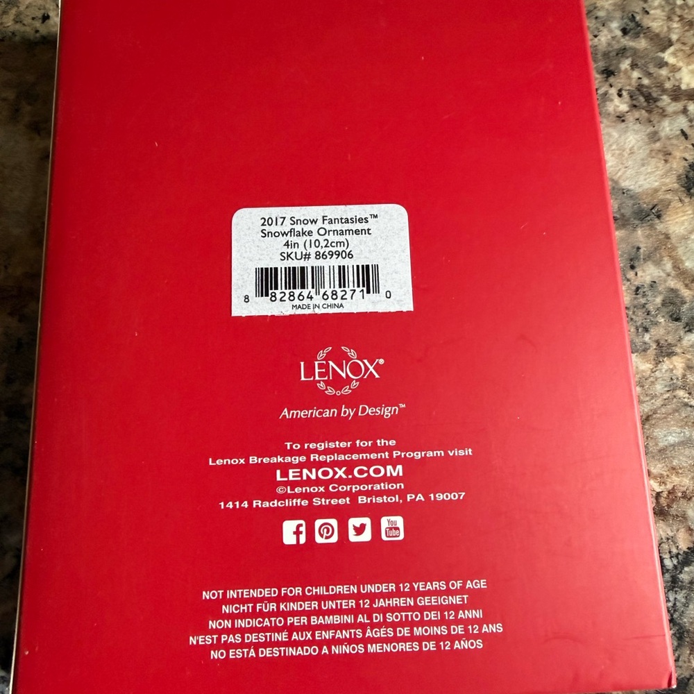Lenox 2017 Snow Fantasies Snowflake Ornament - Picture 2 of 5